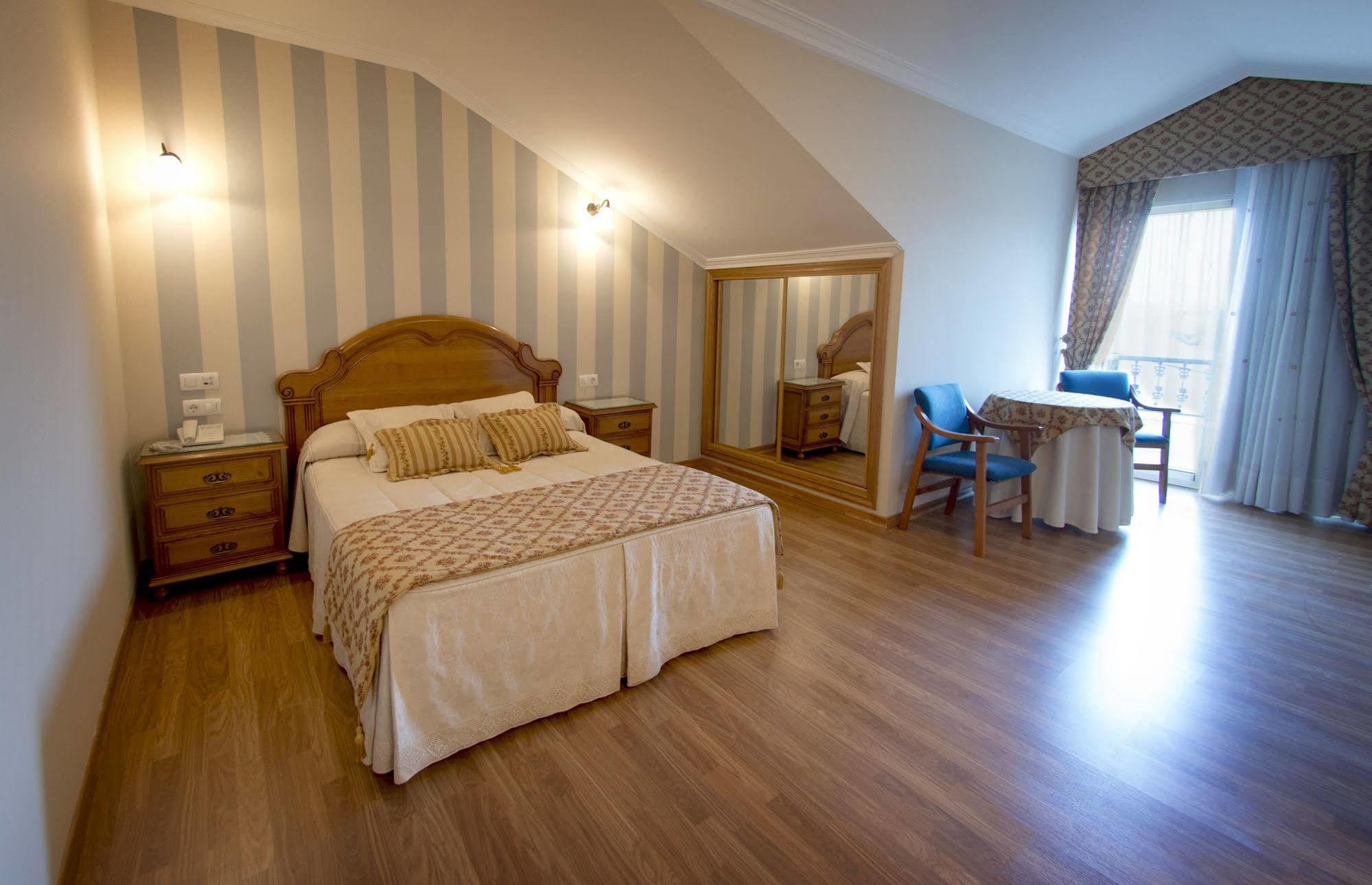 Alda Alpina Hotel Villanueva De Arosa Ngoại thất bức ảnh